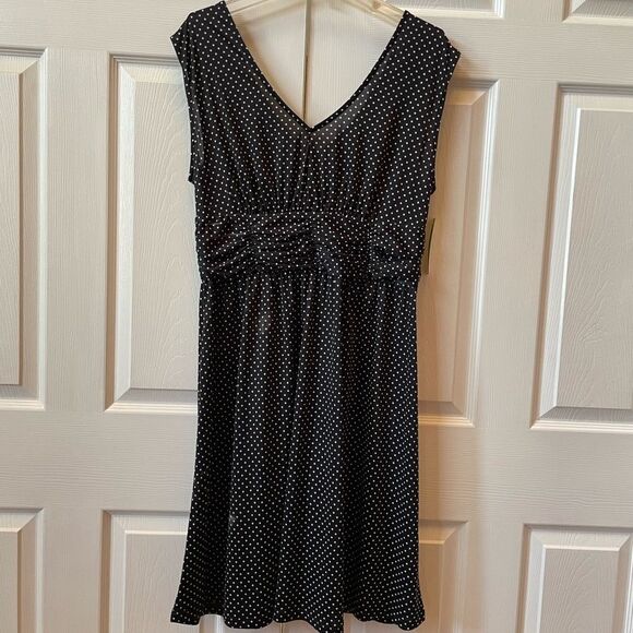 BLACK AND WHITE POLKA DOT SLEEVELESS DRESS BY TRESSUTO SIZE 1X (16W) - Picture 1 of 6